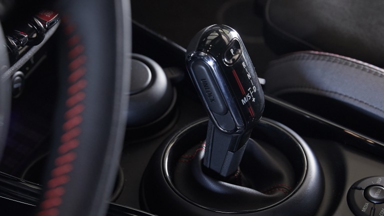 MINI John Cooper Works – автоматическая коробка передач