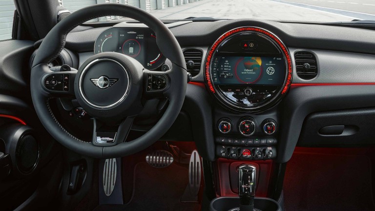 MINI John Cooper Works – кабина – пакеты comfort и tech 