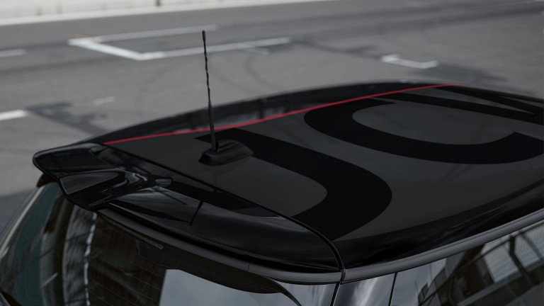 MINI John Cooper Works - декор крыши JCW