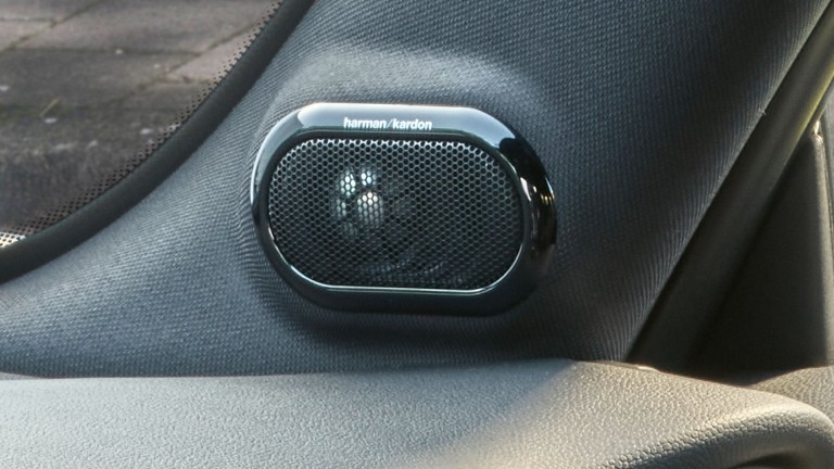 MINI Кабриолет – Harman Kardon – динамик